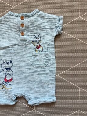 Disney|Baby boy light blue gauzy short sleeve romper w Mickey,cute buttons•3-6M
